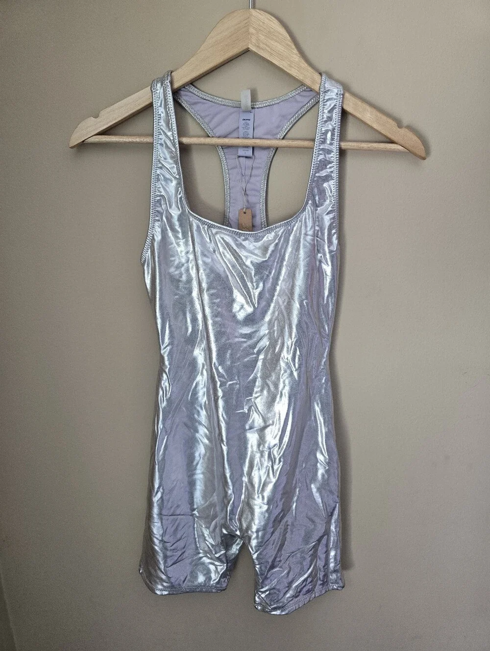 SKIMS nwt silver